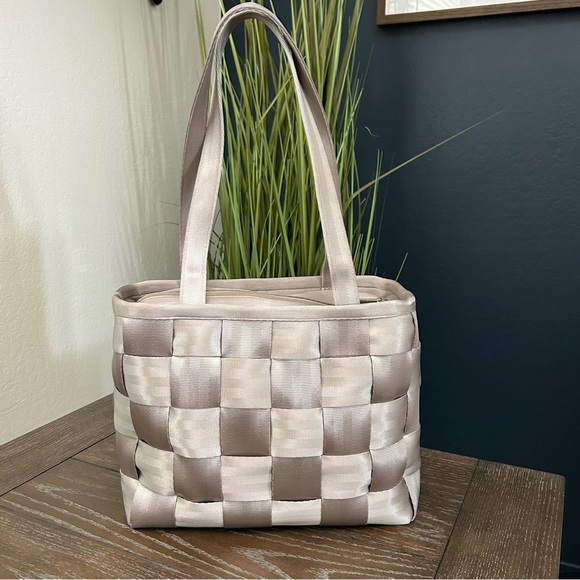 Harvey's Seatbelt Bags Large Tote Bag in Champagne - Picture 2 of 11